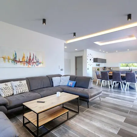 Feriehus Dora By Interhome