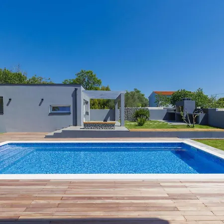Dora By Interhome Feriehus Pula