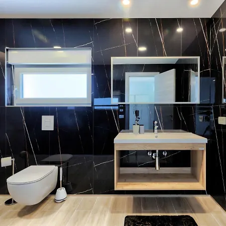 Dora By Interhome Feriehus Pula