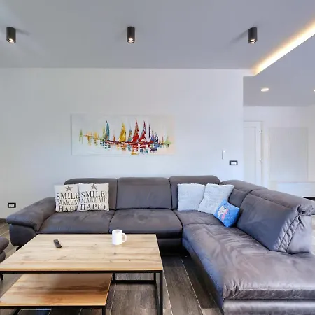 Dora By Interhome *