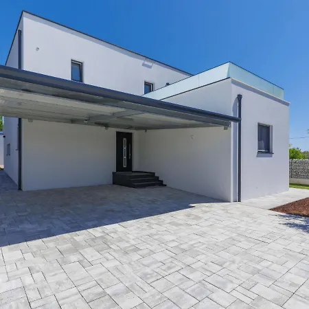 Dora By Interhome *