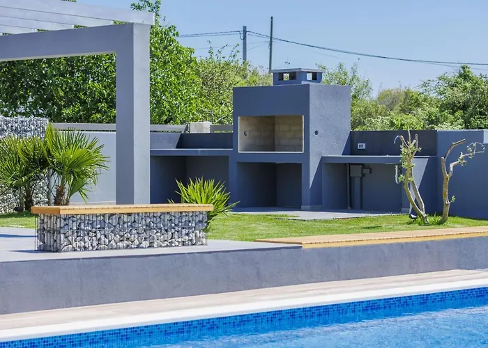 Dora By Interhome 풀라