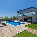 Dora By Interhome