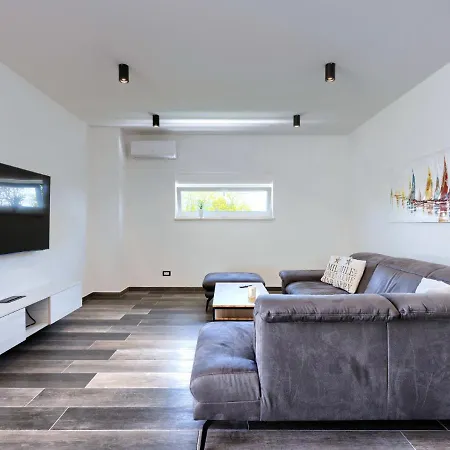 Dora By Interhome *