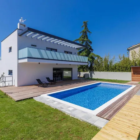 Dora By Interhome *